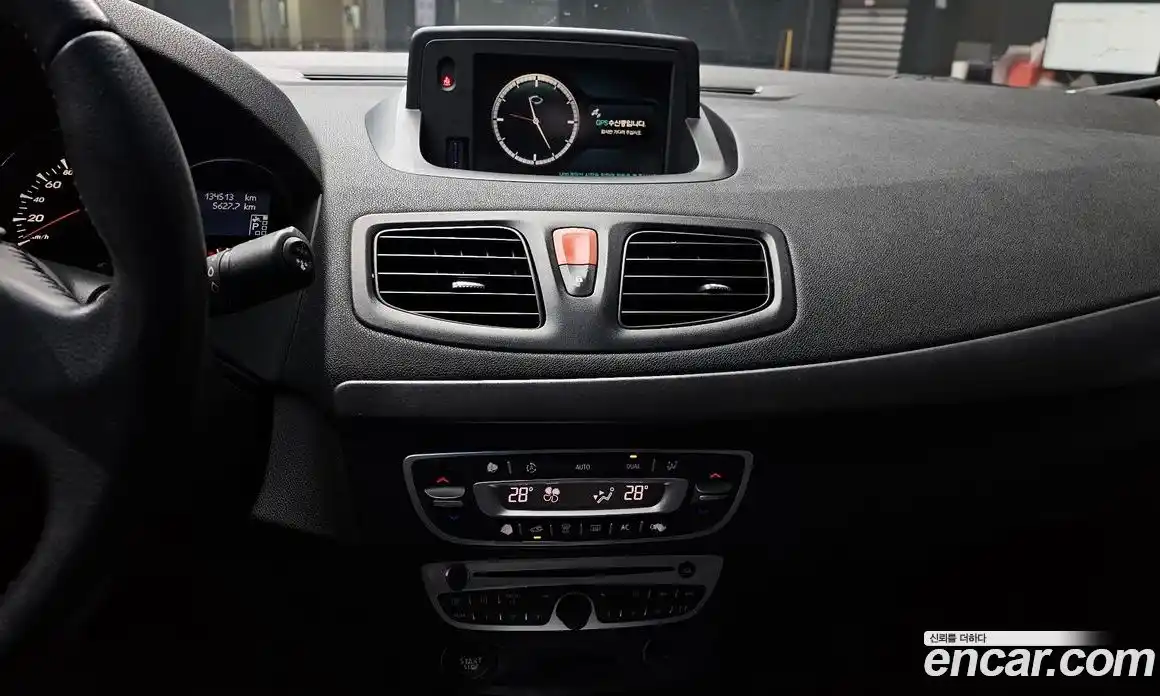 Renault SM3 2010 1.6 Автомат в Москве № 106142, фото 17