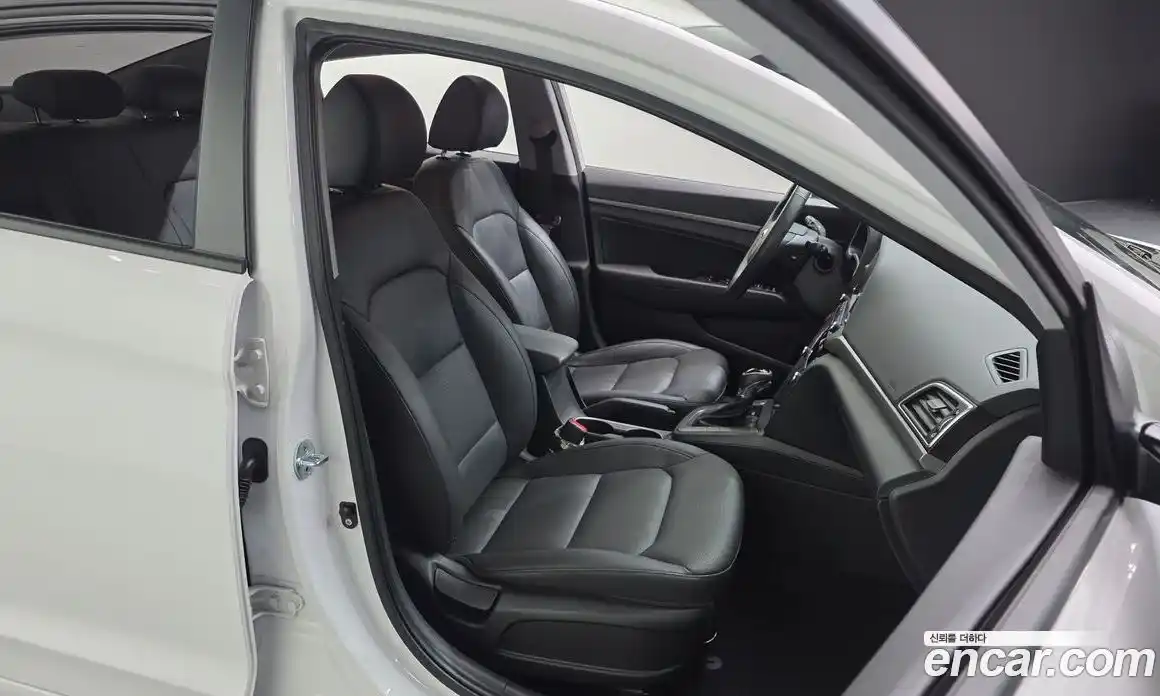 Hyundai Avante 2017 1.6 Автомат в Москве № 119849, фото 16