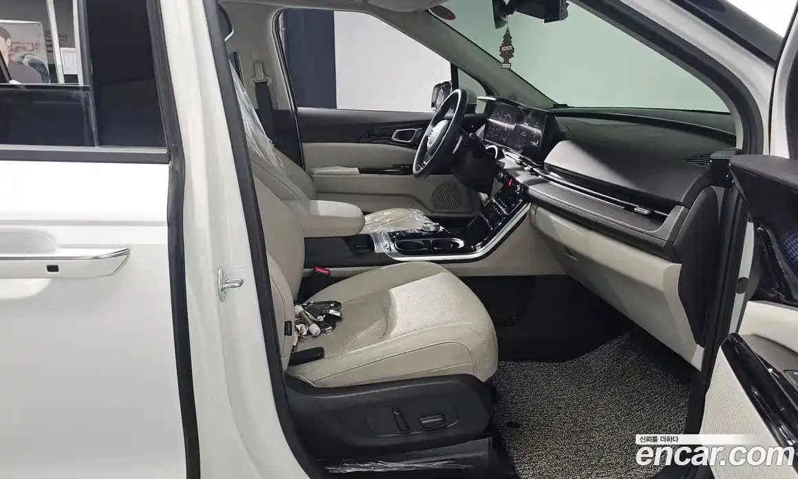 Kia Canival 2023 3.5 Автомат в Москве № 121803, фото 6