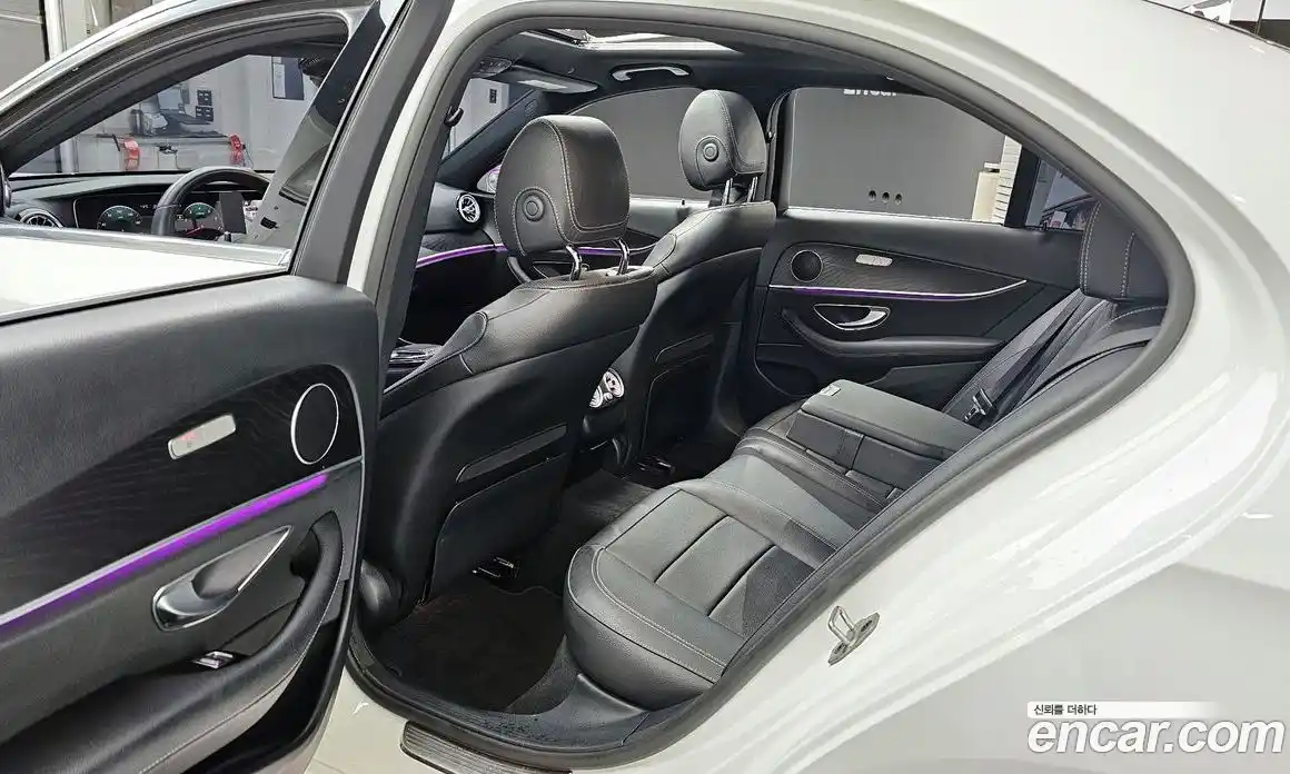 Mercedes-Benz E-Class 2022 2.0 Автомат в Москве № 138768, фото 11