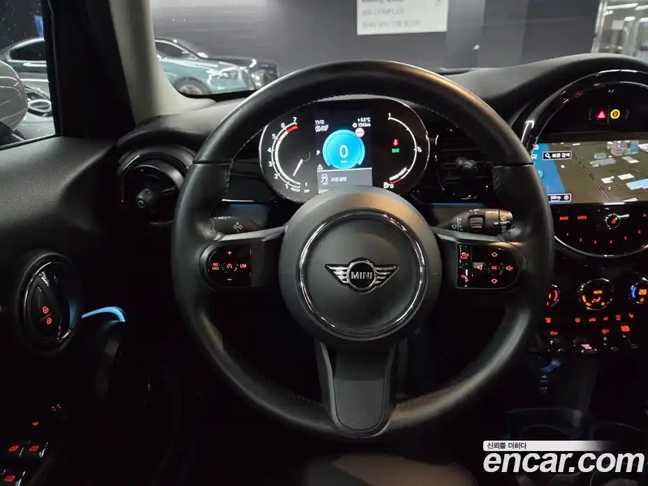 Mini Cooper 2022 1.5 Автомат в Москве № 147204, фото 16