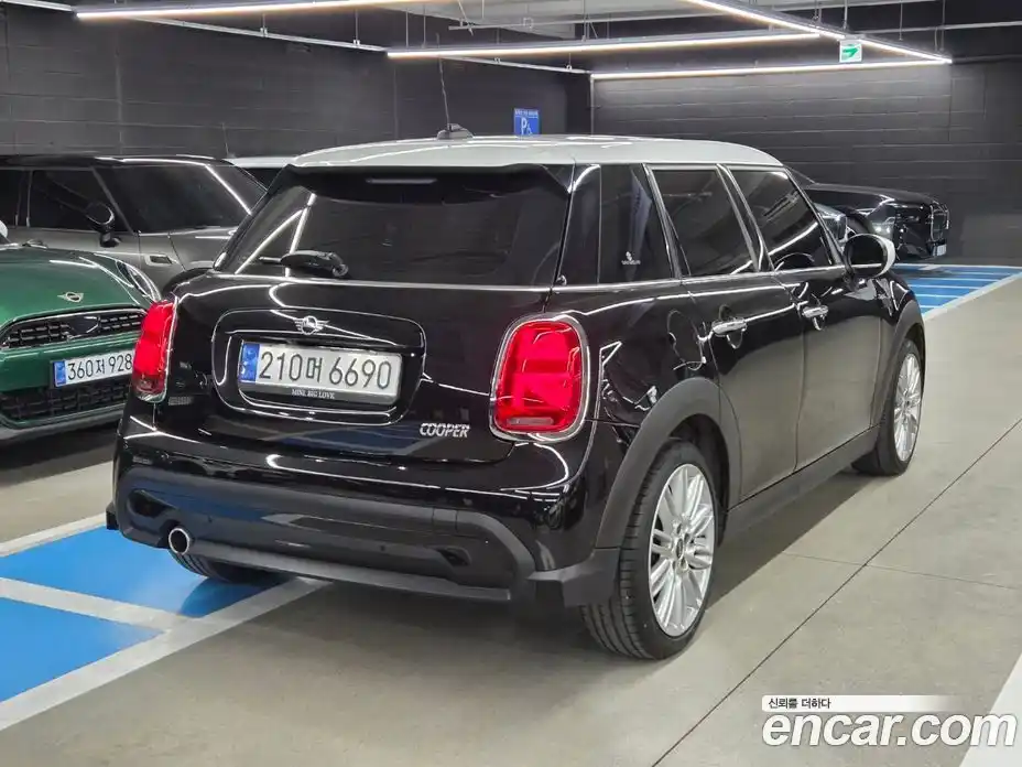 Mini Cooper 2022 1.5 Автомат в Москве № 147204, фото 2