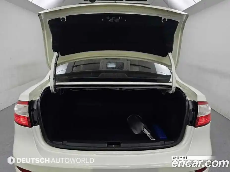 Renault SM3 2011 1.6 Автомат в Москве № 152252, фото 20