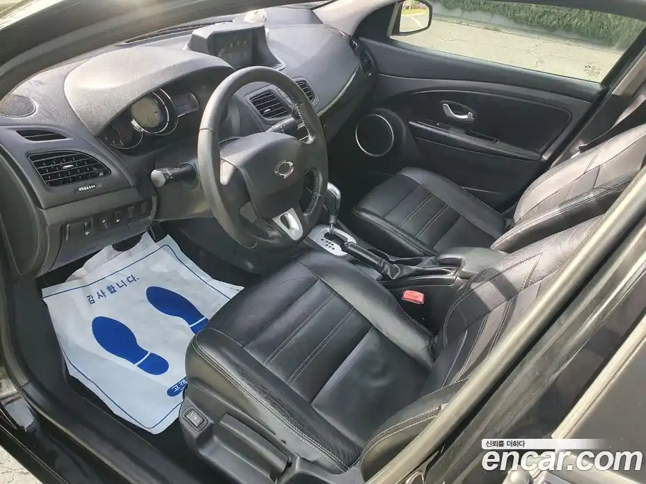 Renault SM3 2014 1.6 Автомат в Москве № 153027, фото 10