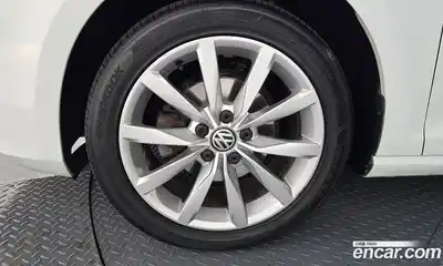 Volkswagen Golf 2015 1.6 Автомат в Москве № 160093, миниатюра 5