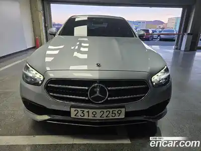Mercedes-Benz E-Class 2022 2.0 Автомат в Москве № 160518, миниатюра 3