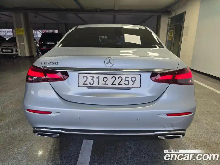 Mercedes-Benz E-Class 2022 2.0 Автомат в Москве № 160518, фото 4