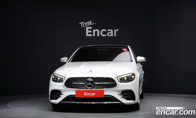 Mercedes-Benz E-Class 2022 2.0 Автомат в Москве № 161632, миниатюра 3