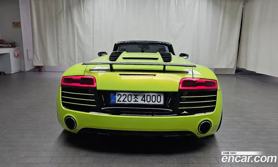 Audi R8 2015 5.2 Автомат в Москве № 163521, фото 9