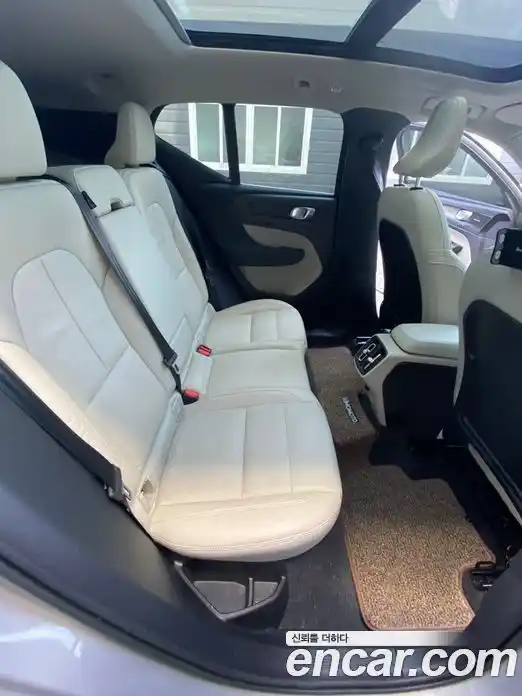 Volvo XC40 2023 2.0 Автомат в Москве № 164772, фото 9