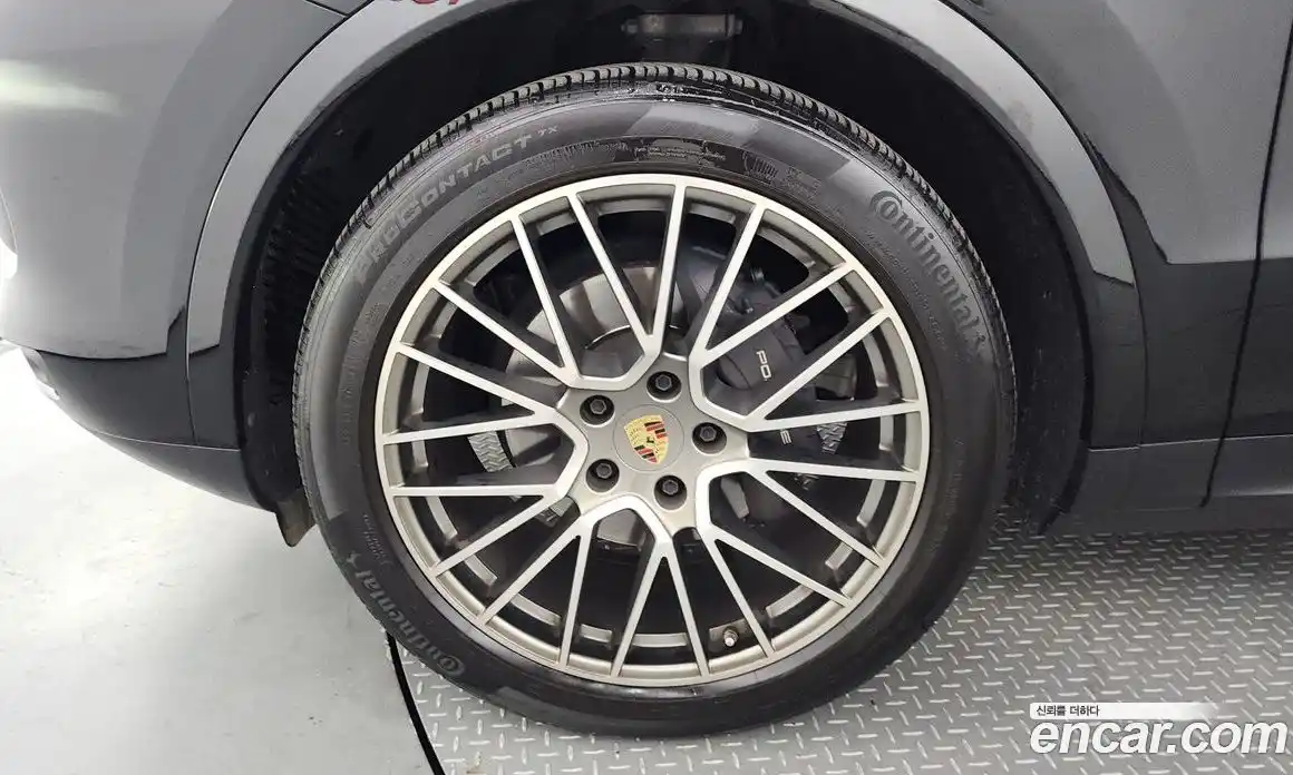 Porsche Cayenne 2023 3.0 Автомат в Москве № 165042, фото 12