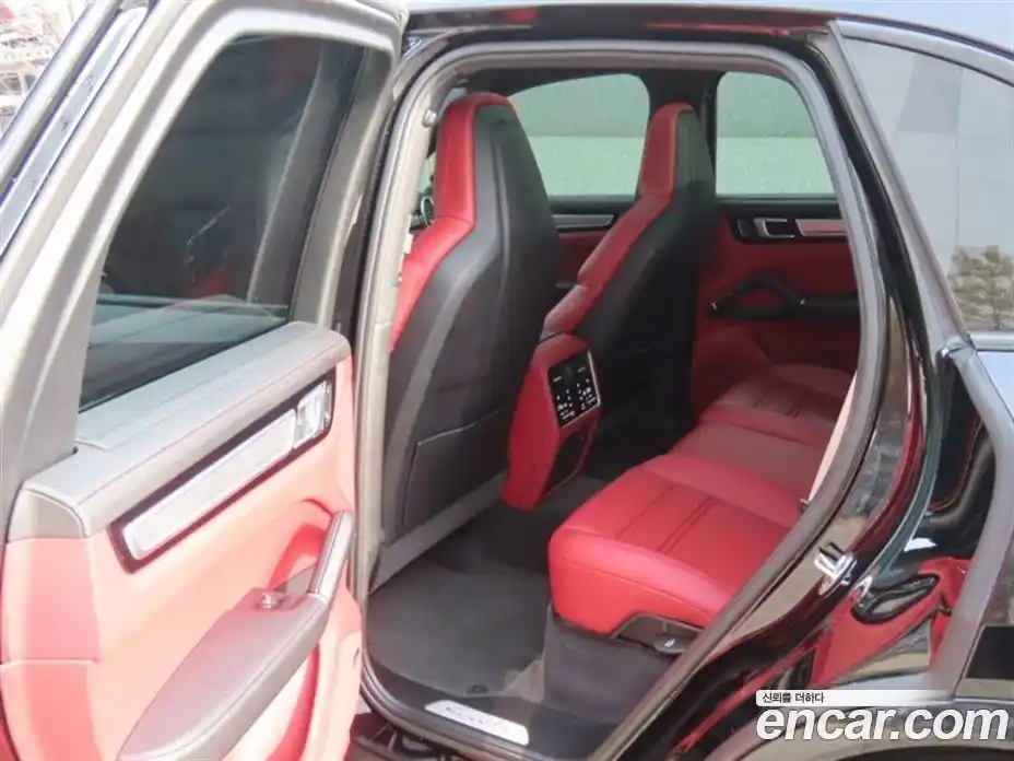 Porsche Cayenne 2022 3.0 Автомат в Москве № 165809, фото 13