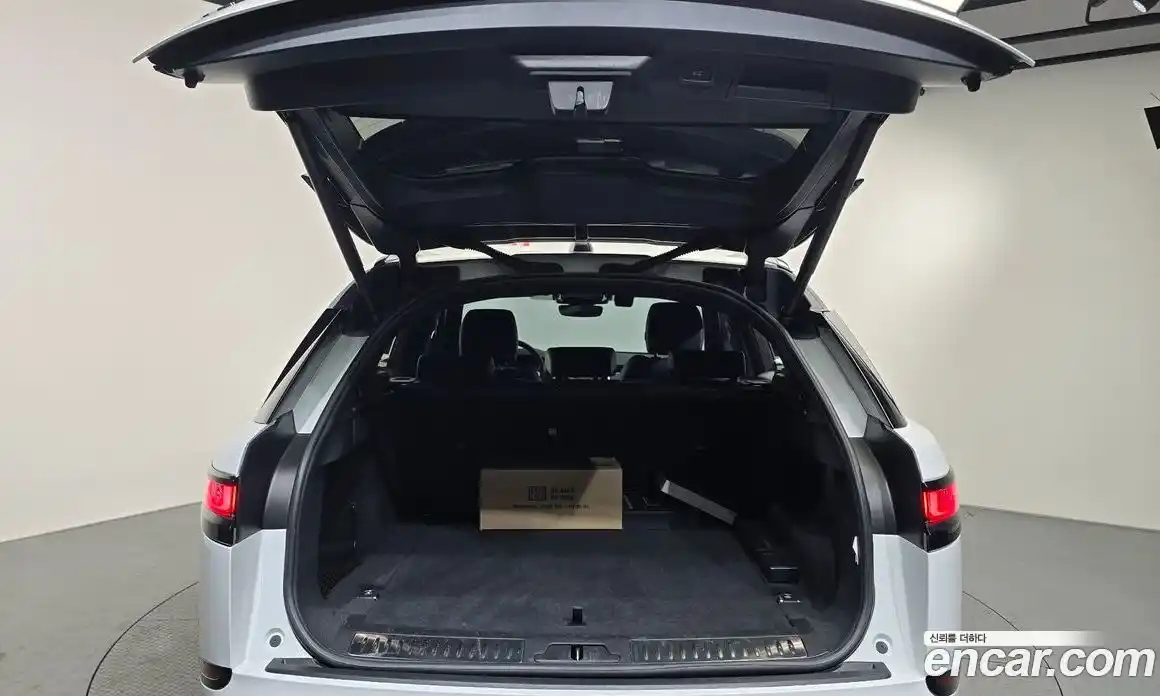 Land Rover Range-Rover Velar 2022 3.0 Автомат в Москве № 166066, фото 20