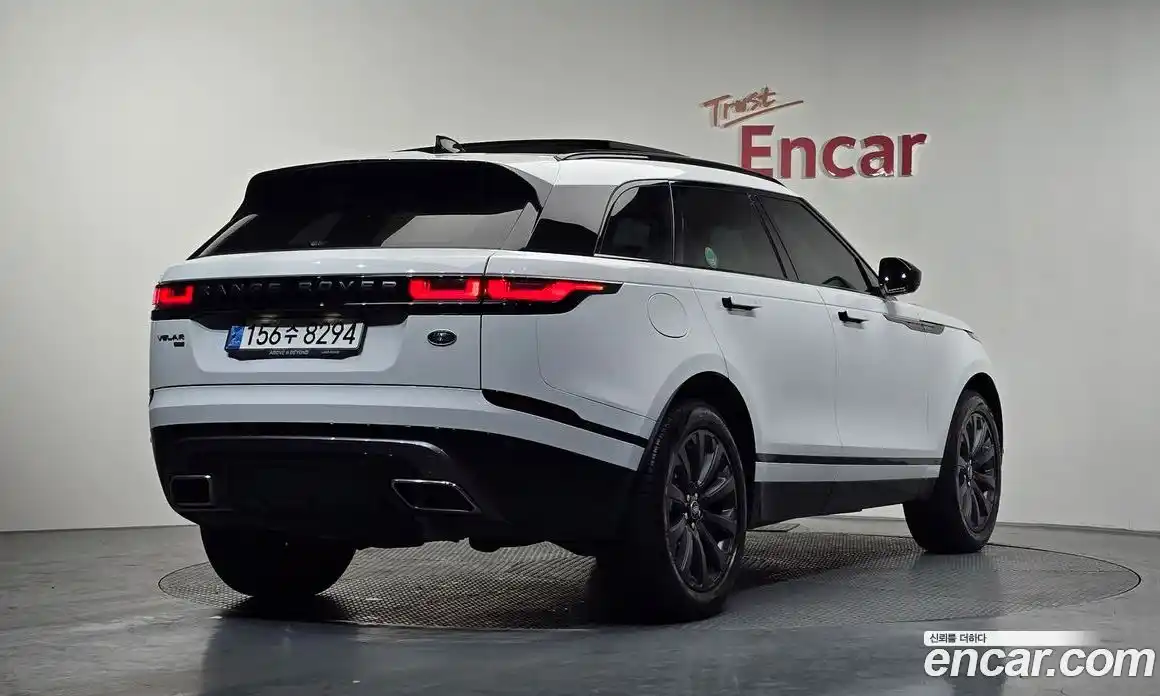 Land Rover Range-Rover Velar 2022 3.0 Автомат в Москве № 166066, фото 2