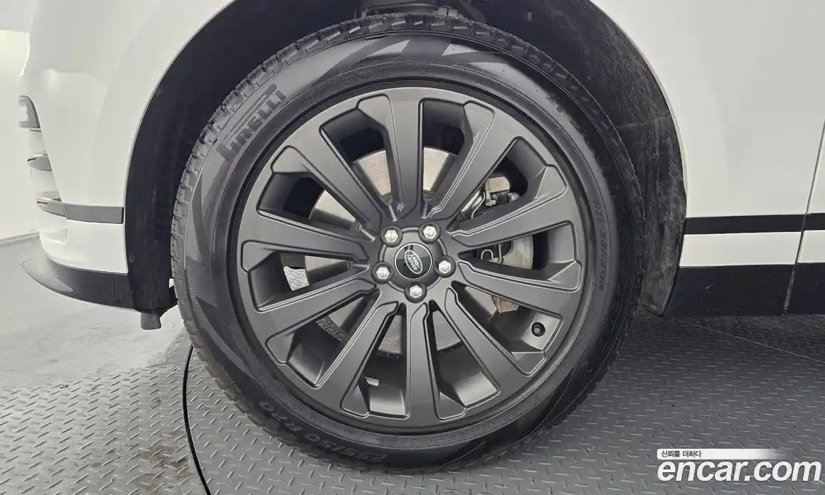 Land Rover Range-Rover Velar 2022 3.0 Автомат в Москве № 166066, фото 5