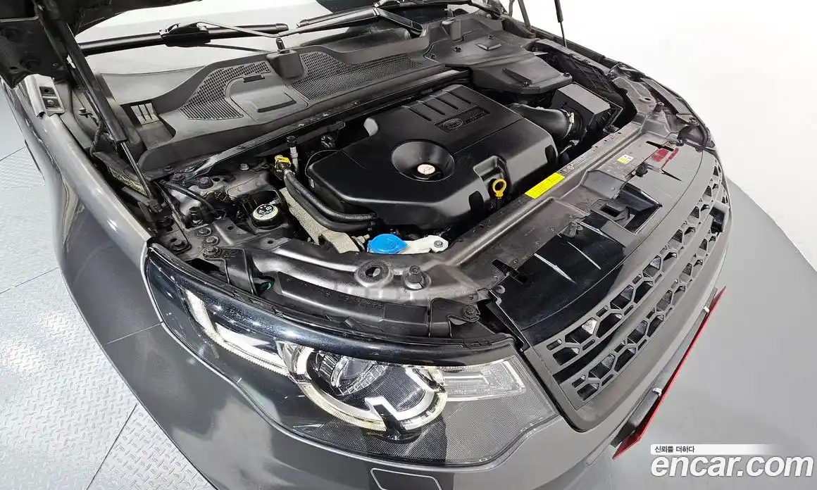 Land Rover Discovery Sport 2017 2.0 Автомат в Москве № 166638, фото 18