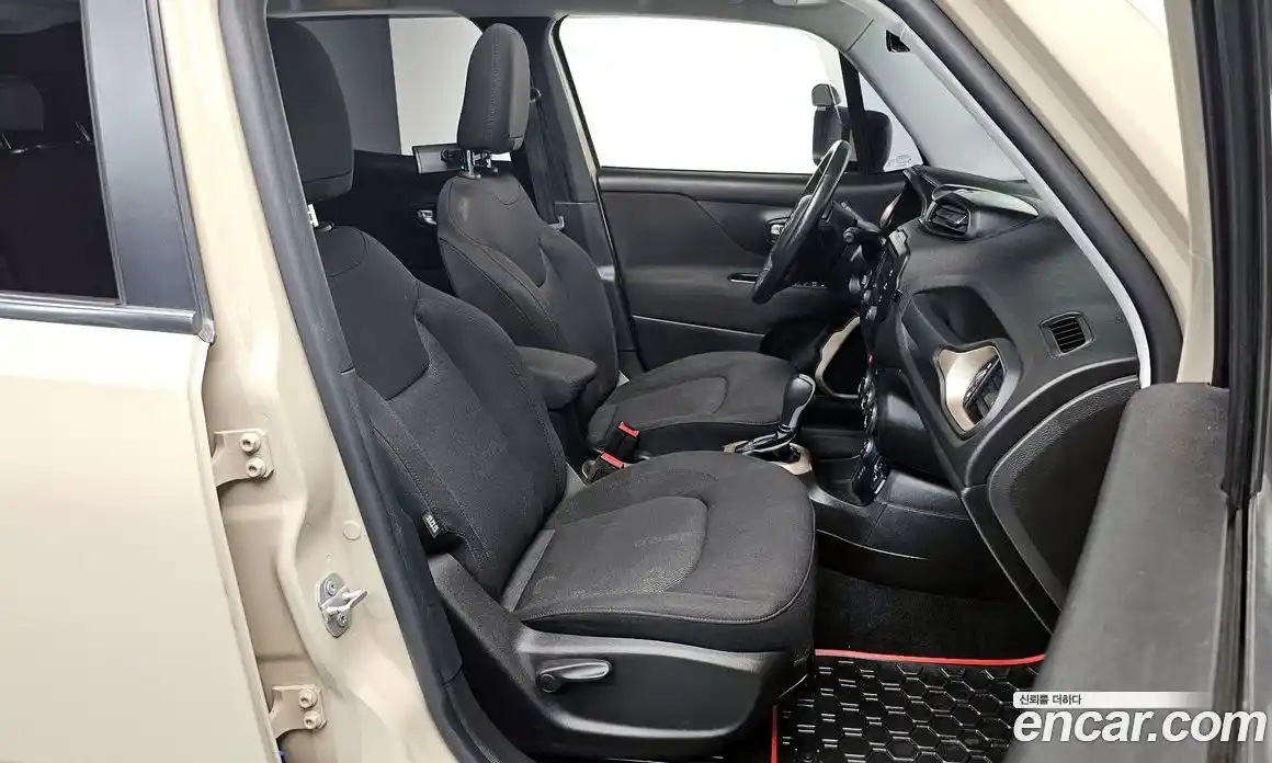 Jeep Renegade 2016 2.0 Автомат в Москве № 169564, фото 2