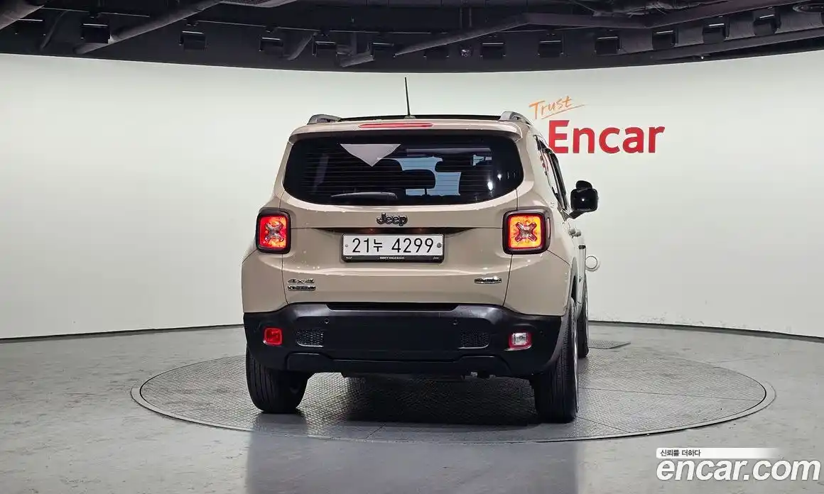 Jeep Renegade 2016 2.0 Автомат в Москве № 169564, фото 5