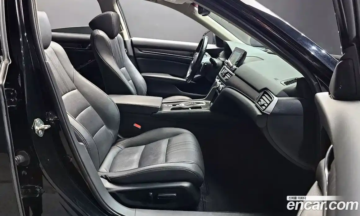 Honda Accord 2020 2.0 Автомат в Москве № 170546, фото 18