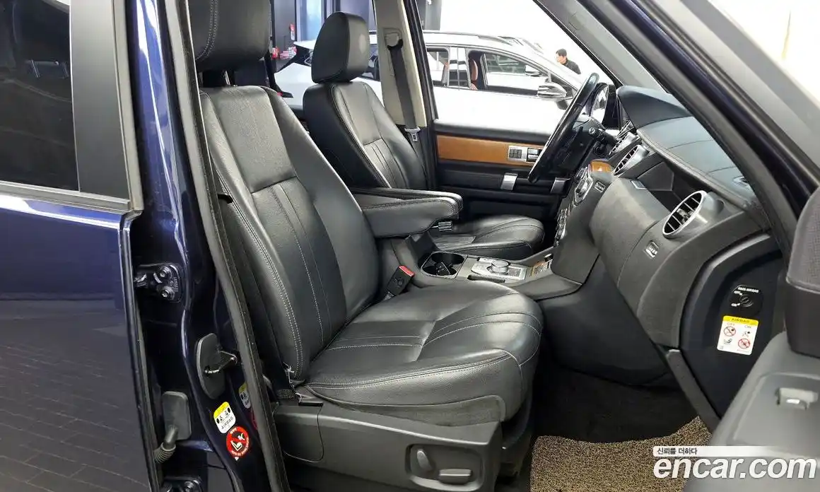 Land Rover Discovery 2015 3.0 Автомат в Москве № 189519, фото 2