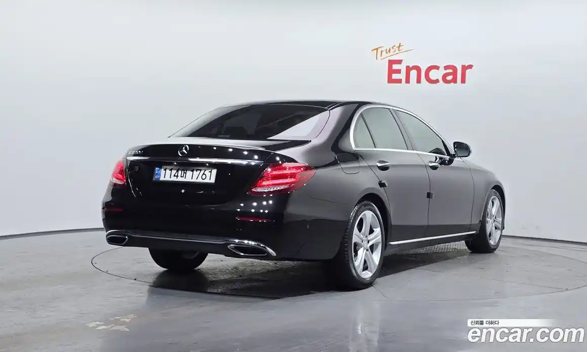 Mercedes-Benz E-Class 2017 1.9 Автомат в Москве № 195455, фото 4