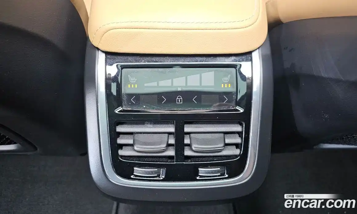 Volvo XC60 2022 2.0 Автомат в Москве № 197054, фото 13