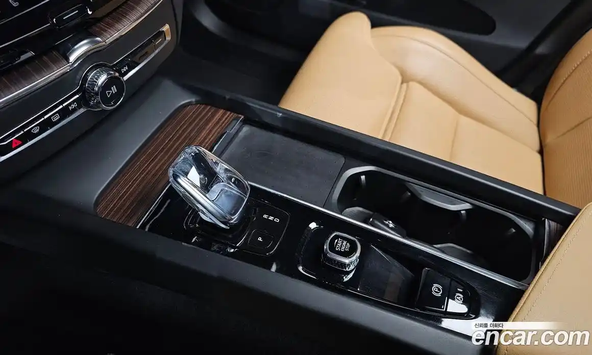 Volvo XC60 2022 2.0 Автомат в Москве № 197054, фото 5