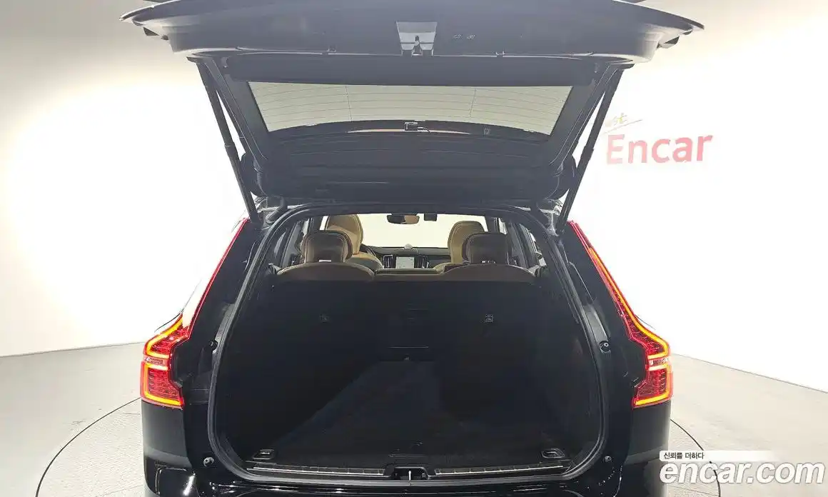 Volvo XC60 2022 2.0 Автомат в Москве № 197054, фото 10