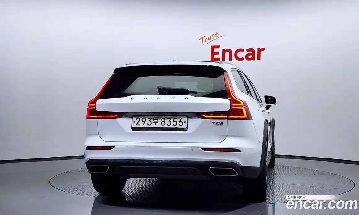 Volvo V60 2020 2.0 Автомат в Москве № 197107, фото 4