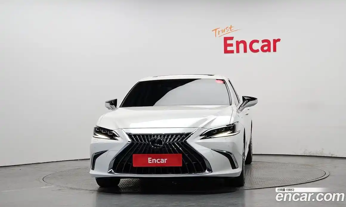 Lexus ES 2023 2.5 Автомат в Москве № 198790, фото 3