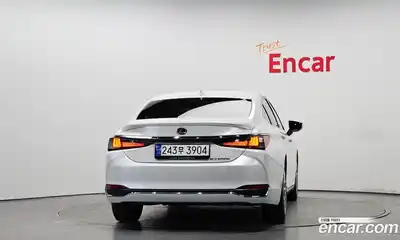 Lexus ES 2023 2.5 Автомат в Москве № 198790, миниатюра 4
