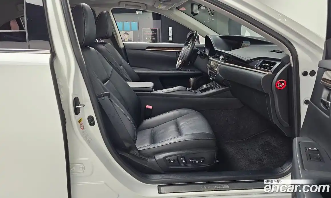 Lexus ES 2014 3.5 Автомат в Москве № 198849, фото 11