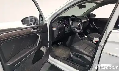 Volkswagen Tiguan 2022 2.0 Автомат в Москве № 199104, миниатюра 9