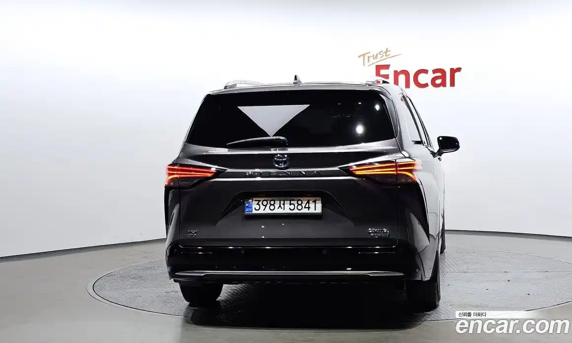 Toyota Sienna 2023 2.5 Автомат в Москве № 199624, фото 4