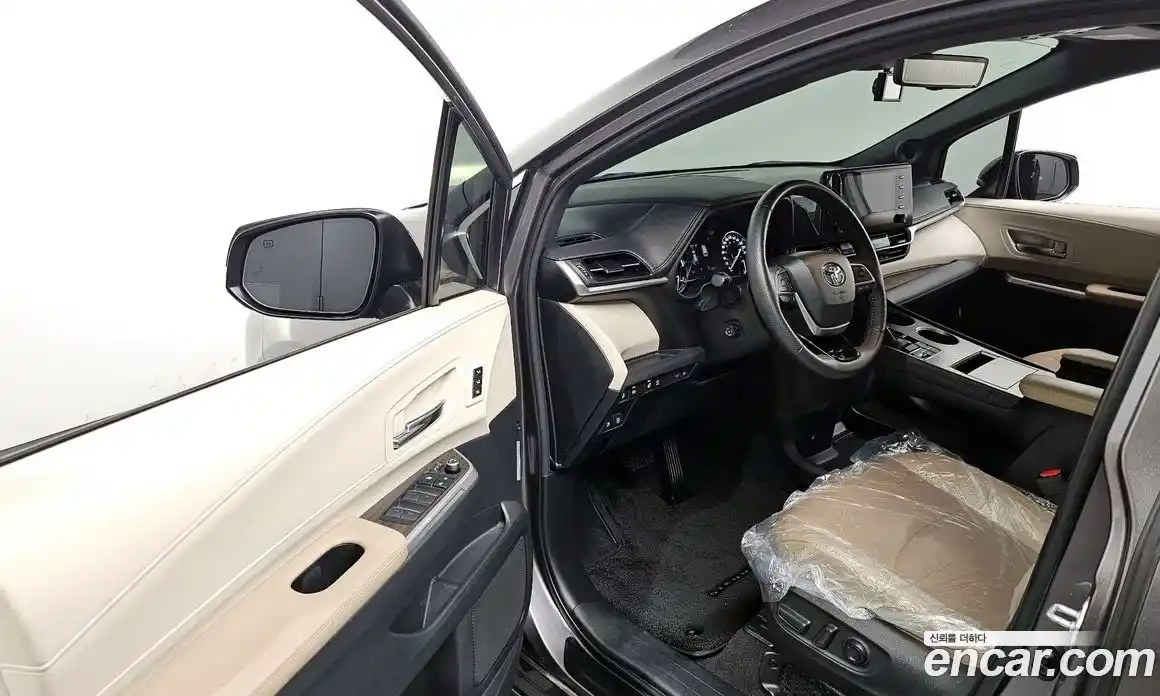 Toyota Sienna 2023 2.5 Автомат в Москве № 199624, фото 10