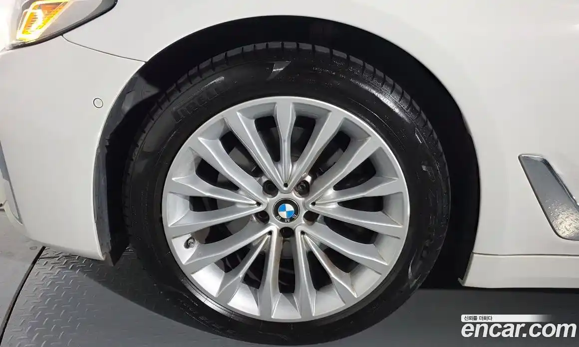 BMW 5-Series 2022 2.0 Автомат в Москве № 210216, фото 3