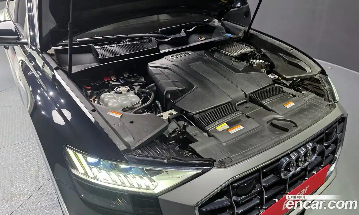 Audi Q8 2021 3.0 Автомат в Москве № 212687, фото 1