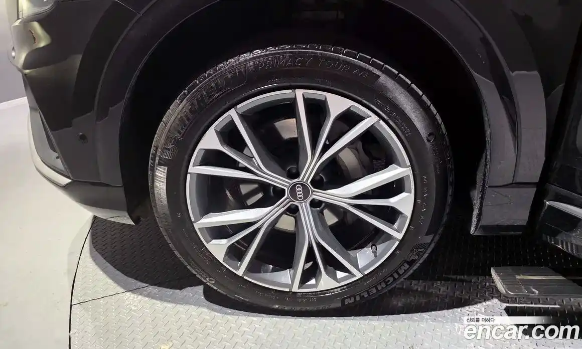 Audi Q8 2021 3.0 Автомат в Москве № 212687, фото 15