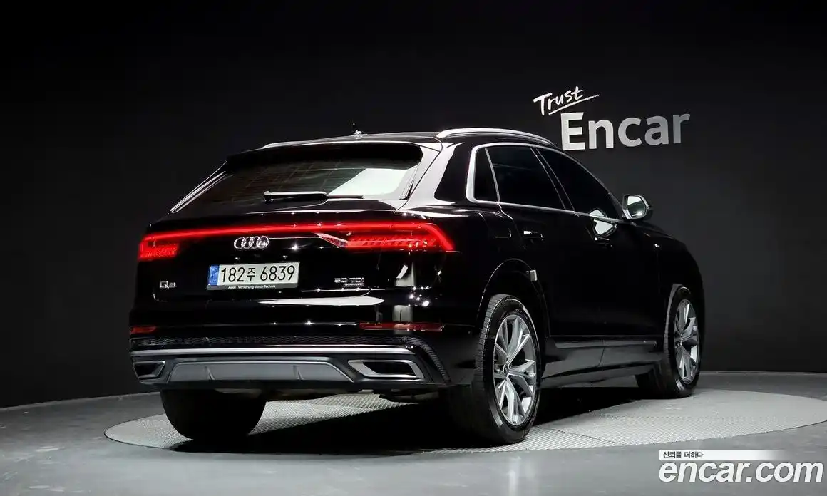 Audi Q8 2021 3.0 Автомат в Москве № 212687, фото 18