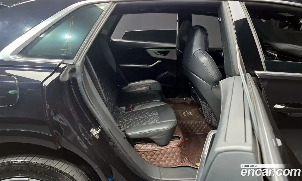 Audi Q8 2021 3.0 Автомат в Москве № 212687, фото 5