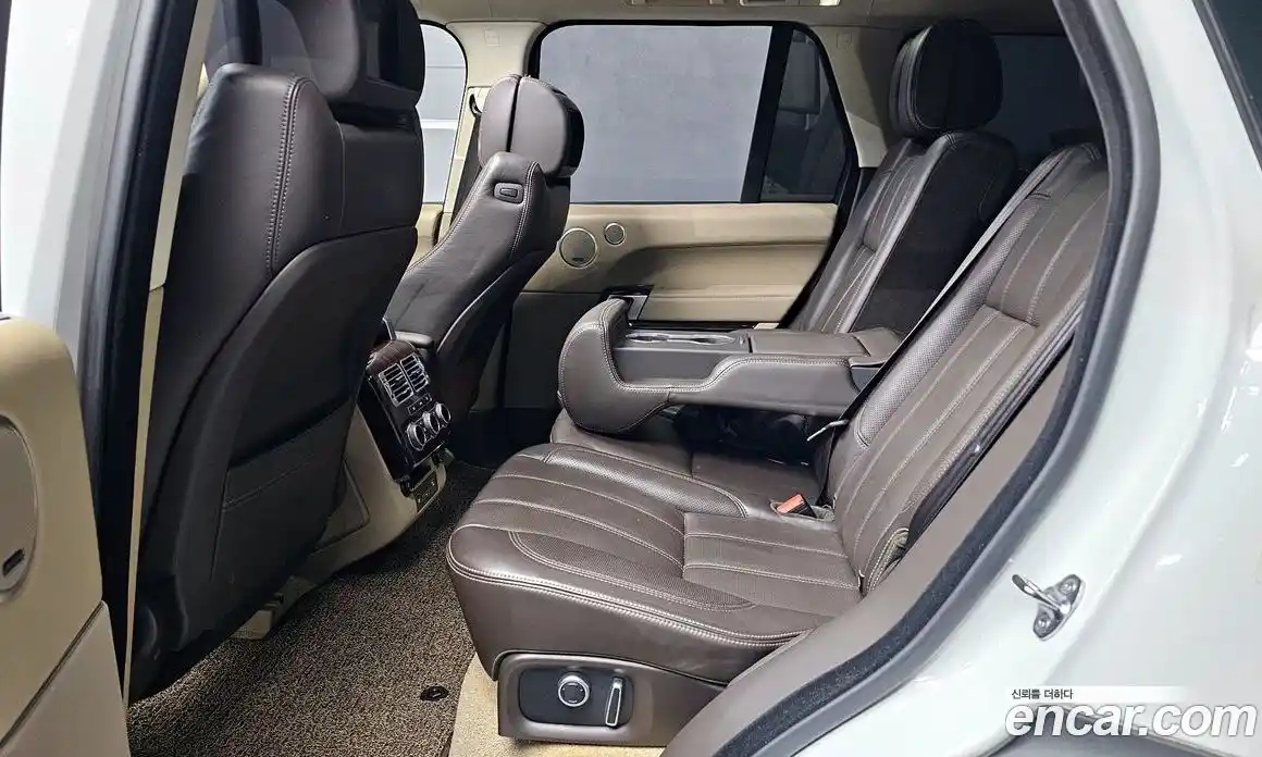 Land Rover Range-Rover 2017 4.4 Автомат в Москве № 213763, фото 12