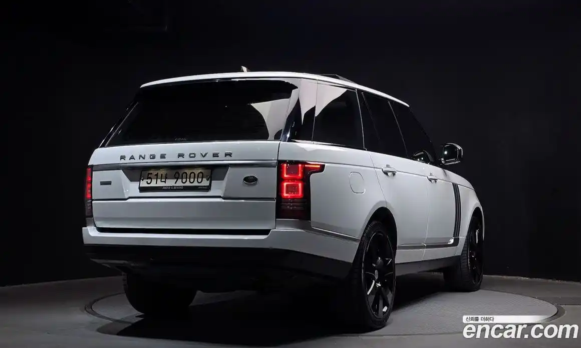 Land Rover Range-Rover 2017 4.4 Автомат в Москве № 213763, фото 2