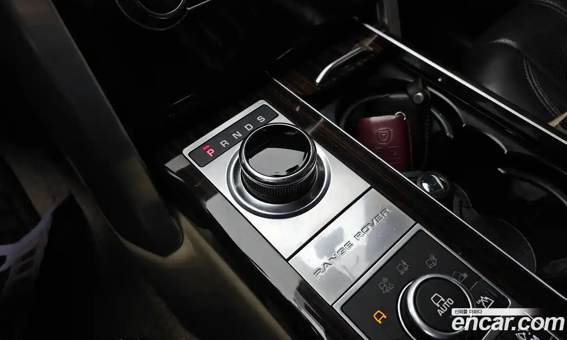 Land Rover Range-Rover 2017 4.4 Автомат в Москве № 213763, фото 9