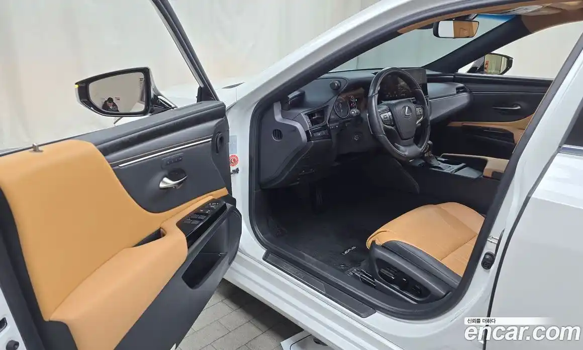 Lexus ES 2023 2.5 Автомат в Москве № 214604, фото 14