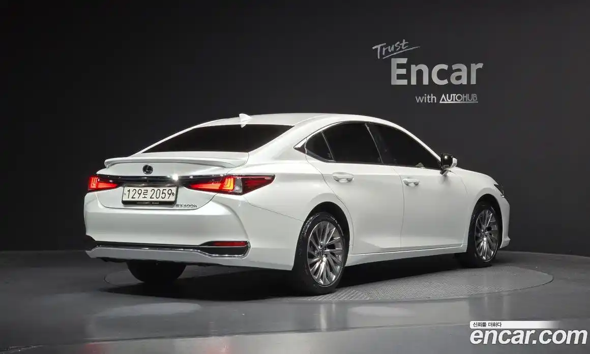 Lexus ES 2023 2.5 Автомат в Москве № 214604, фото 18