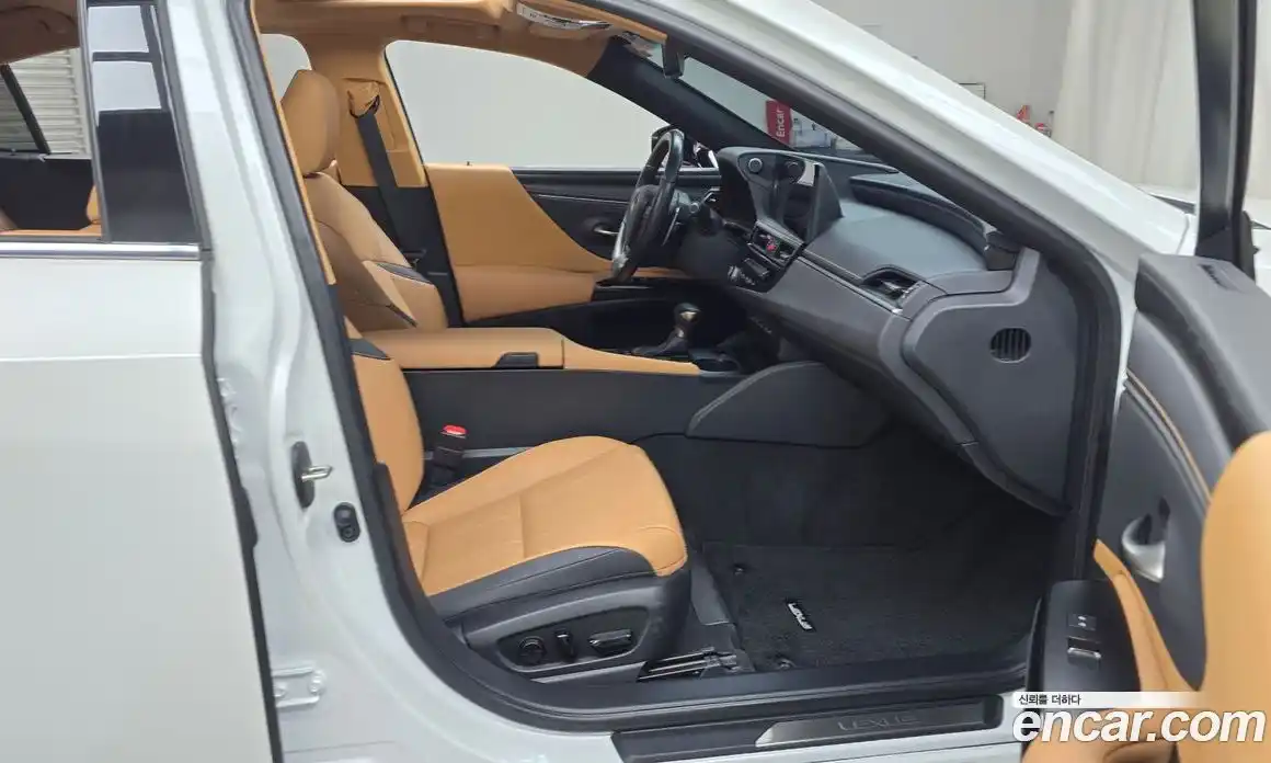 Lexus ES 2023 2.5 Автомат в Москве № 214604, фото 20