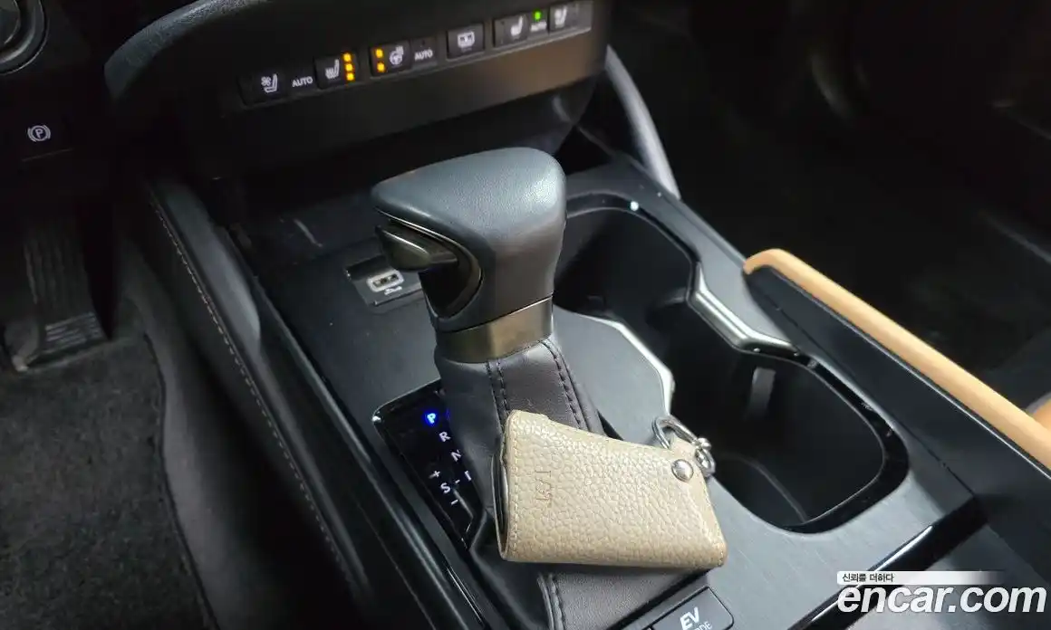 Lexus ES 2023 2.5 Автомат в Москве № 214604, фото 4