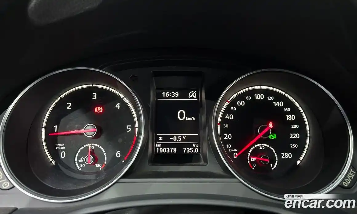 Volkswagen Scirocco 2015 2.0 Автомат в Москве № 215309, фото 5