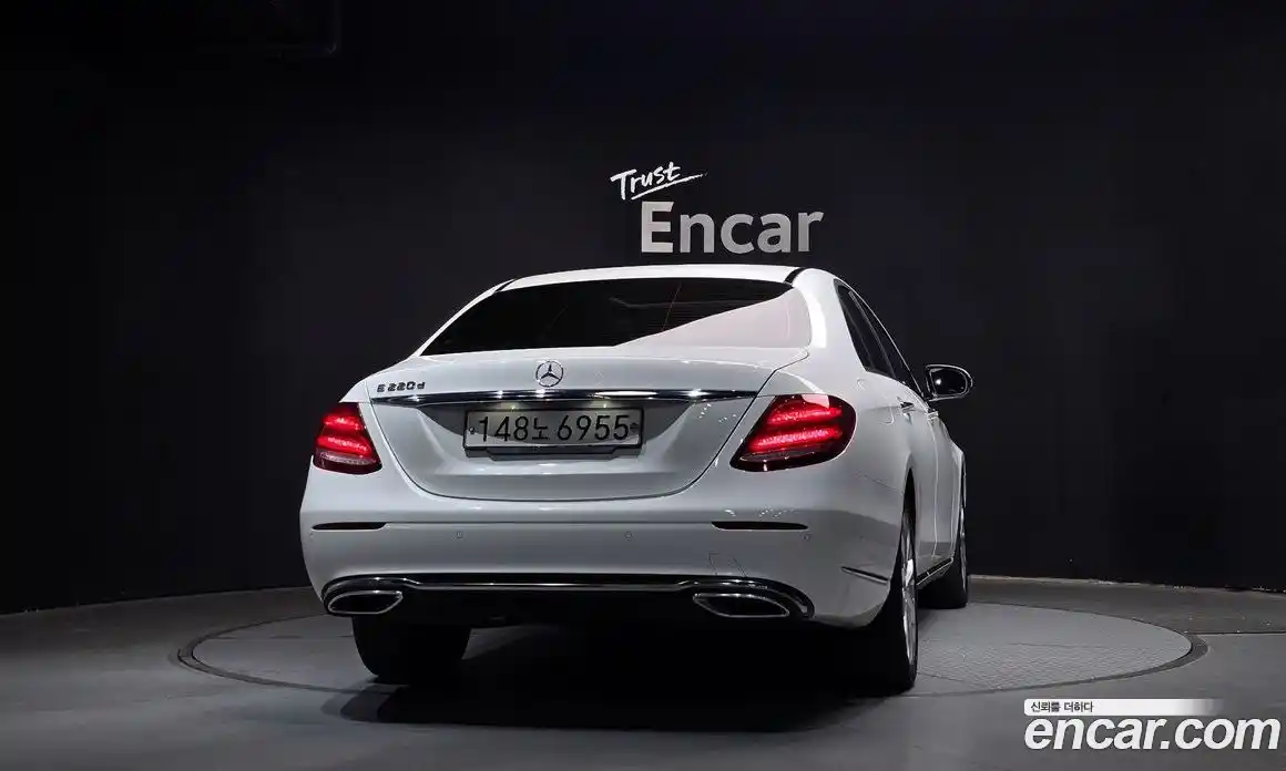 Mercedes-Benz E-Class 2019 1.9 Автомат в Москве № 215914, фото 17