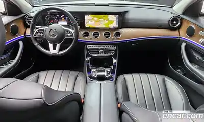 Mercedes-Benz E-Class 2019 1.9 Автомат в Москве № 215914, миниатюра 2